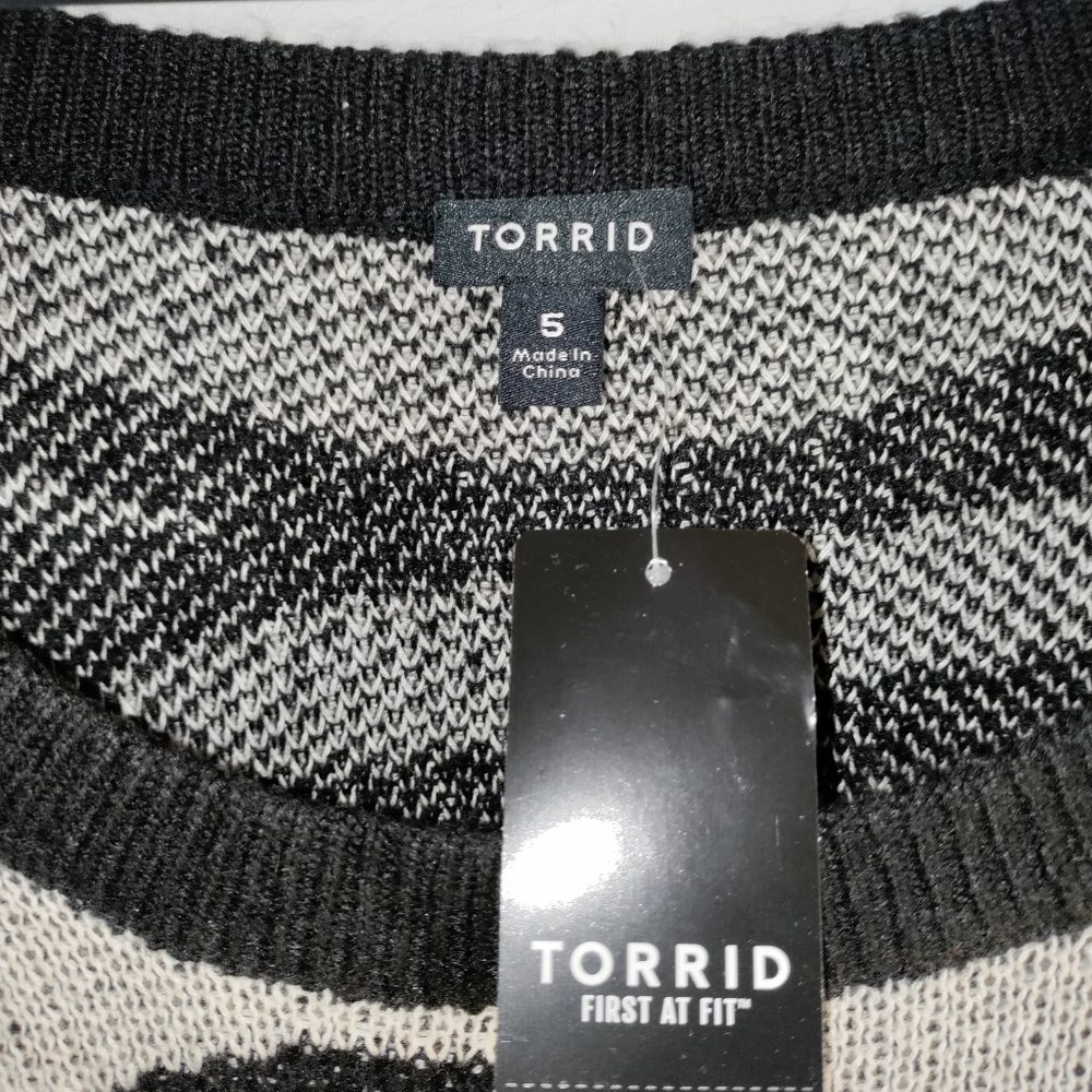 Zebra Print Pullover sweater from Torrid. 31 inch long - Picture 3 of 3